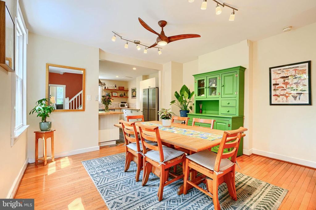 Image 11 of property listing at 1330 MORLING AVE W, Baltimore, MD 21211