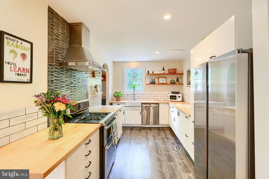 Image 16 of property listing at 1330 MORLING AVE W, Baltimore, MD 21211