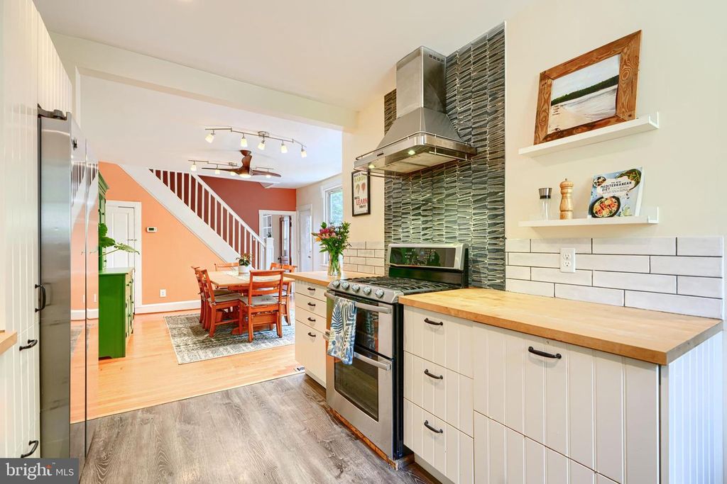 Image 19 of property listing at 1330 MORLING AVE W, Baltimore, MD 21211