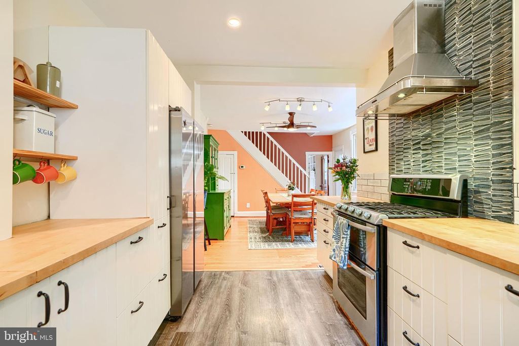 Image 20 of property listing at 1330 MORLING AVE W, Baltimore, MD 21211