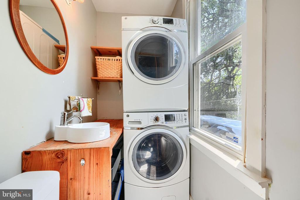 Image 22 of property listing at 1330 MORLING AVE W, Baltimore, MD 21211