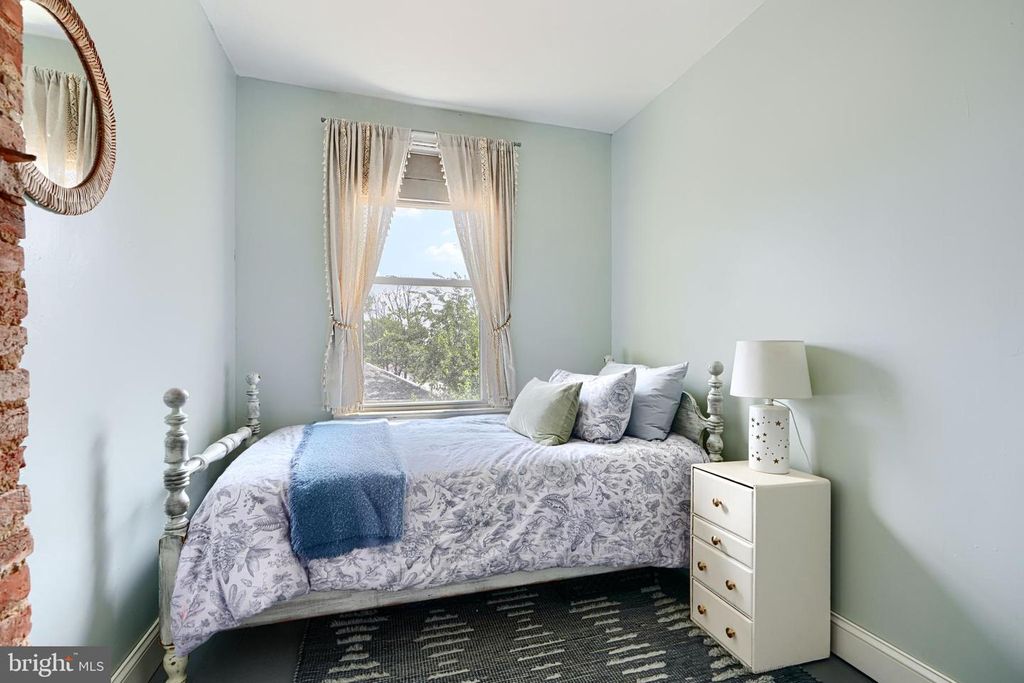 Image 24 of property listing at 1330 MORLING AVE W, Baltimore, MD 21211