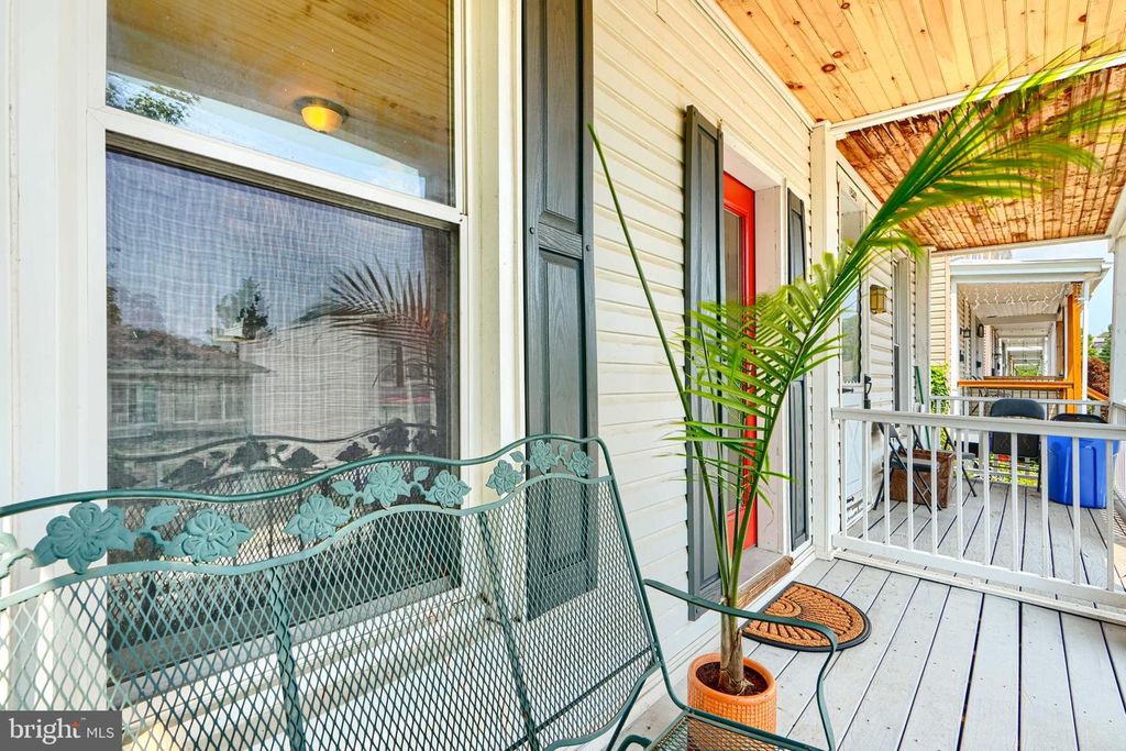 Image 4 of property listing at 1330 MORLING AVE W, Baltimore, MD 21211