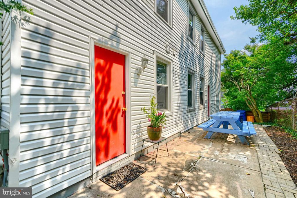 Image 49 of property listing at 1330 MORLING AVE W, Baltimore, MD 21211