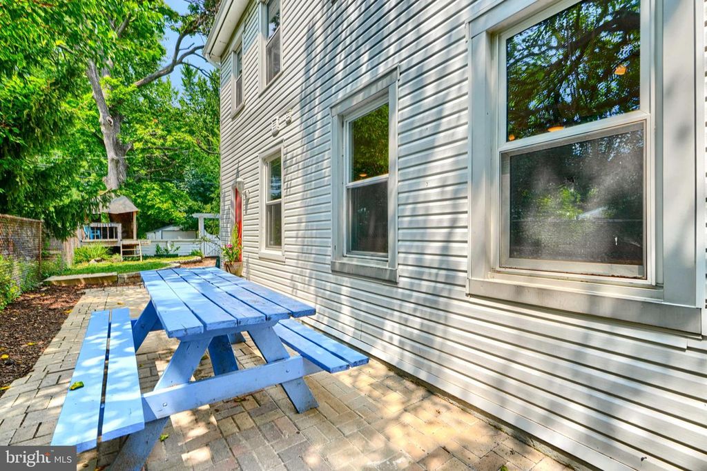 Image 50 of property listing at 1330 MORLING AVE W, Baltimore, MD 21211