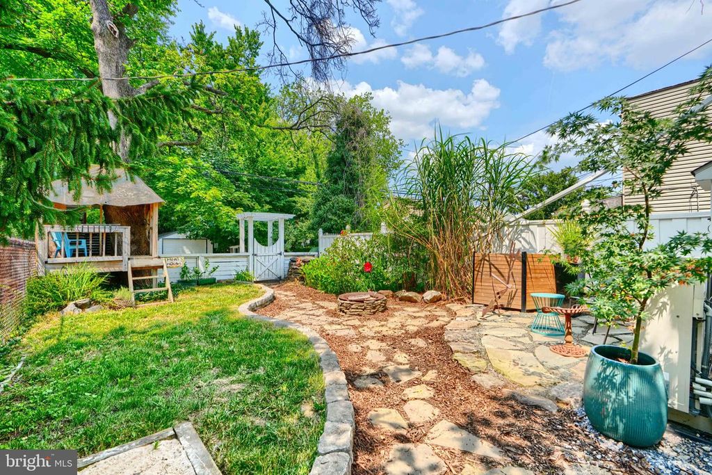 Image 51 of property listing at 1330 MORLING AVE W, Baltimore, MD 21211