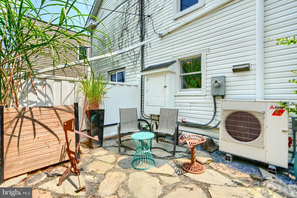 Image 52 of property listing at 1330 MORLING AVE W, Baltimore, MD 21211