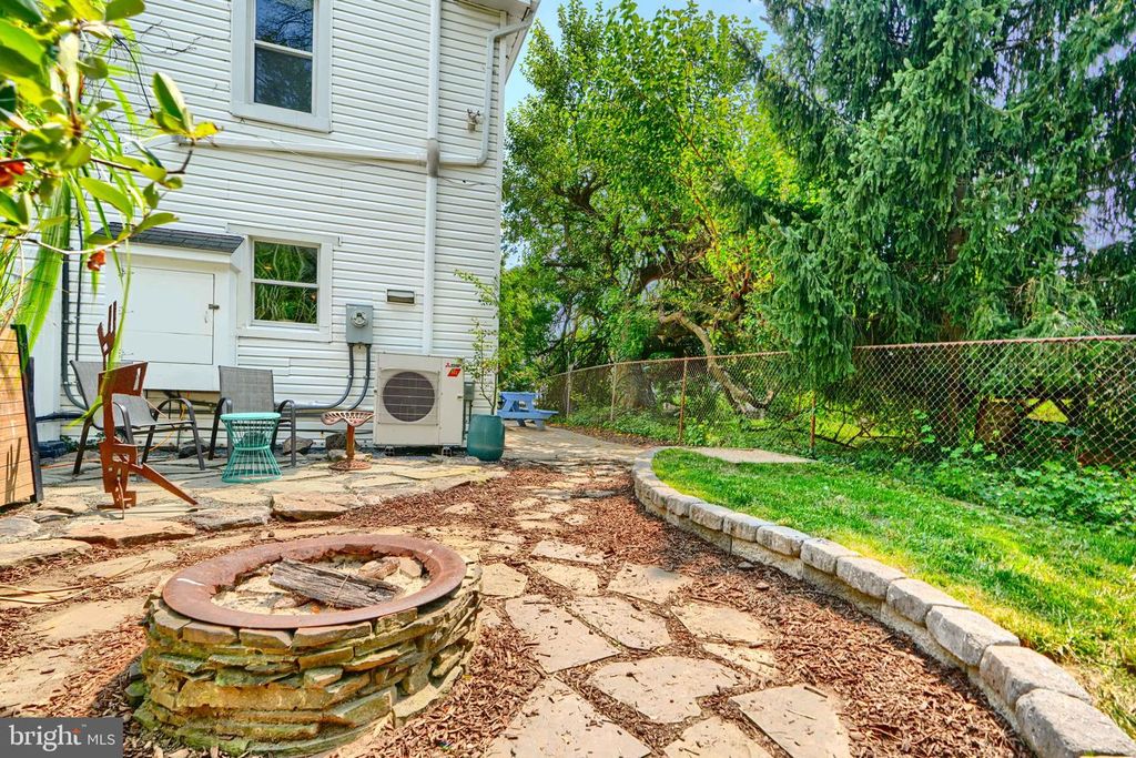 Image 54 of property listing at 1330 MORLING AVE W, Baltimore, MD 21211