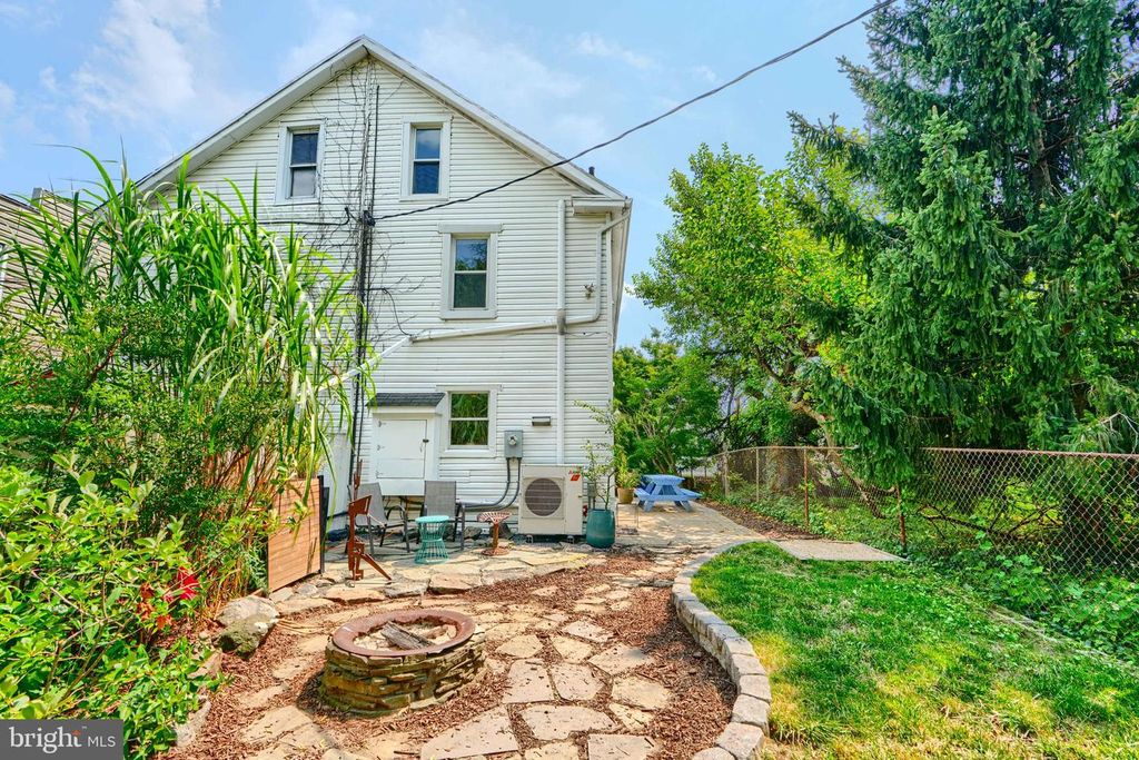 Image 55 of property listing at 1330 MORLING AVE W, Baltimore, MD 21211