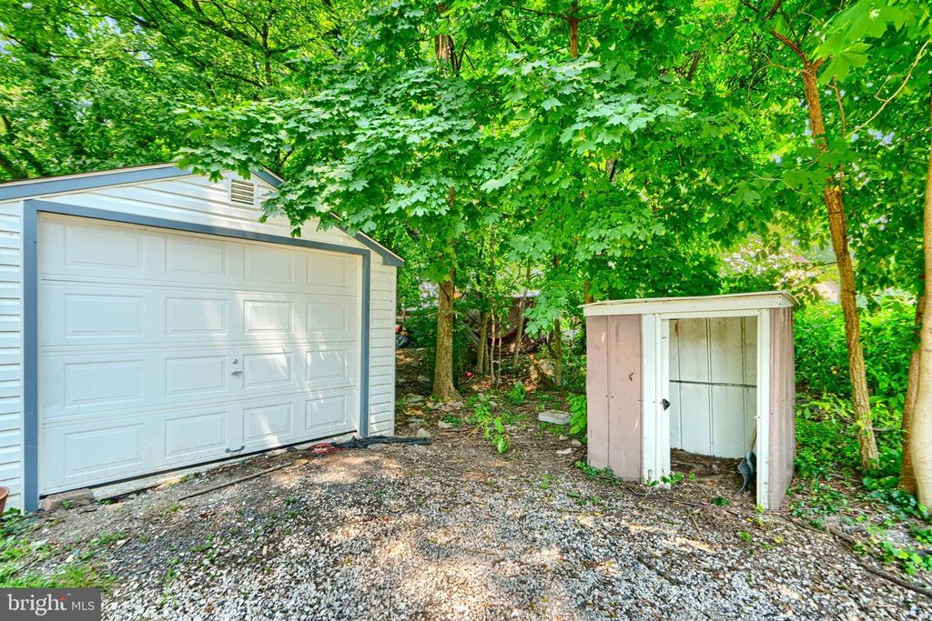 Image 59 of property listing at 1330 MORLING AVE W, Baltimore, MD 21211