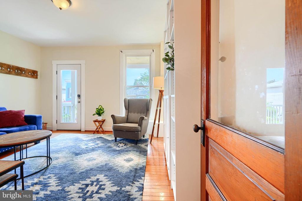 Image 9 of property listing at 1330 MORLING AVE W, Baltimore, MD 21211
