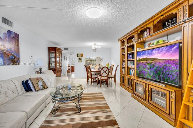 2981 N Nob Hill Rd 406, Sunrise, FL 33322