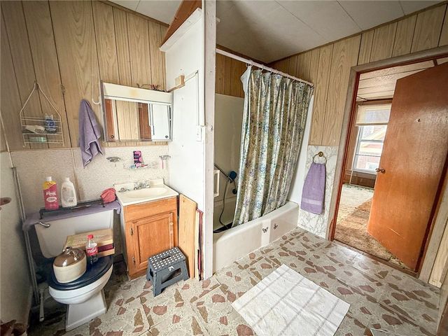 202 Central Ave, Chicora Boro, PA 16025