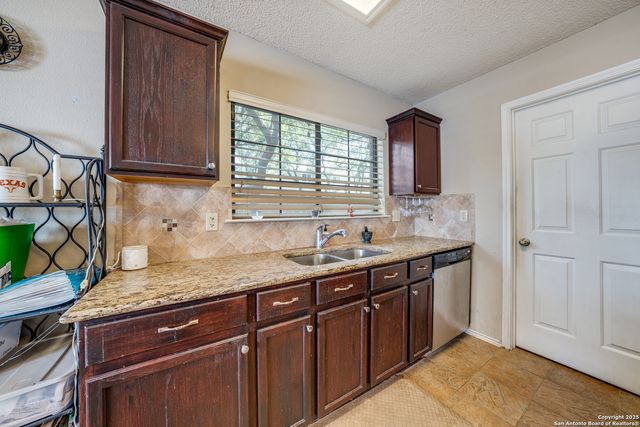 10118 Sandbrook Hill, San Antonio, TX 78254