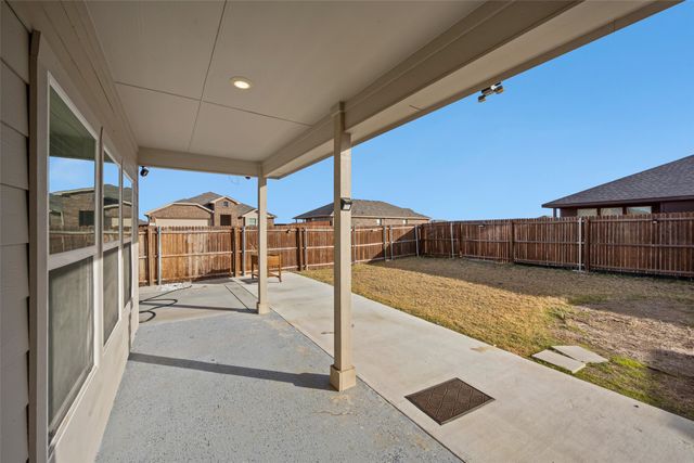 9352 Herringbone Drive, Fort Worth, TX 76131