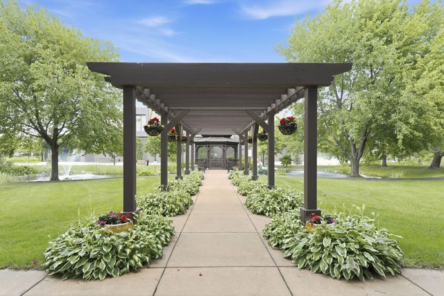 4400 36th Avenue N 318, Robbinsdale, MN 55422