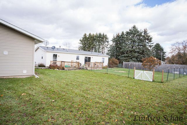 196 E Peck Lake Road, Ionia, MI 48846