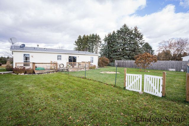 196 E Peck Lake Road, Ionia, MI 48846