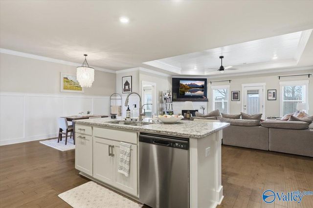 411 Ripple Lake Drive SW, Huntsville, AL 35758