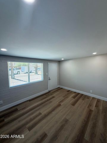 909 S KENWOOD Circle A, Tempe, AZ 85281