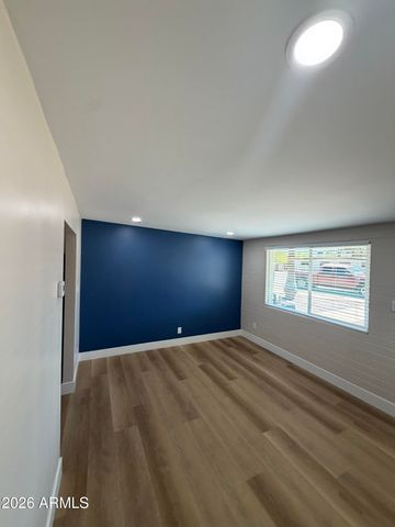 909 S KENWOOD Circle A, Tempe, AZ 85281