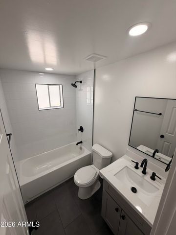 909 S KENWOOD Circle A, Tempe, AZ 85281