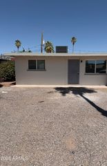 909 S KENWOOD Circle A, Tempe, AZ 85281