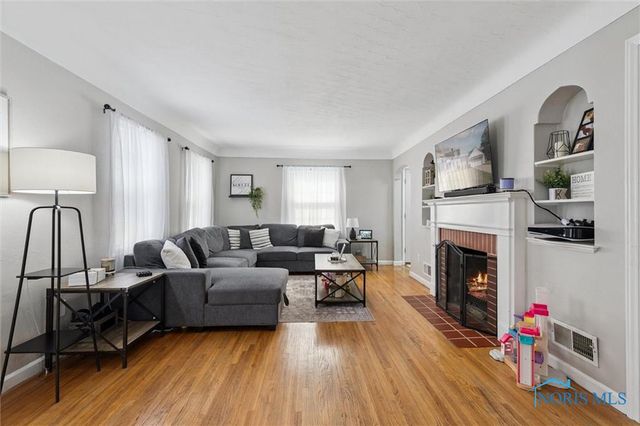 2601 Randall Drive, Oregon, OH 43616