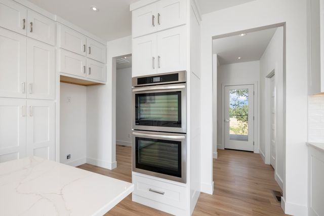 2807 S 14th Avenue, Ozark, MO 65721