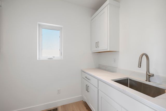 2807 S 14th Avenue, Ozark, MO 65721