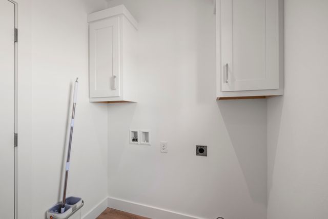 2807 S 14th Avenue, Ozark, MO 65721