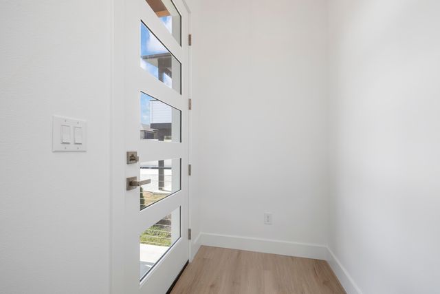 2807 S 14th Avenue, Ozark, MO 65721