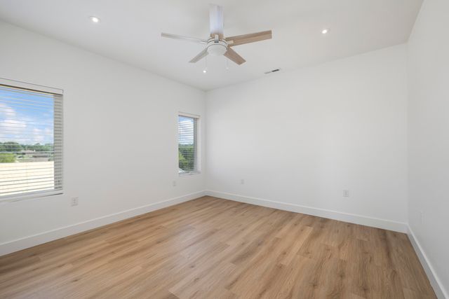 2807 S 14th Avenue, Ozark, MO 65721