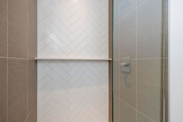 2807 S 14th Avenue, Ozark, MO 65721