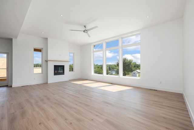 2807 S 14th Avenue, Ozark, MO 65721