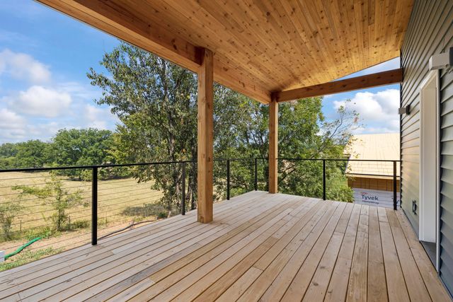 2807 S 14th Avenue, Ozark, MO 65721