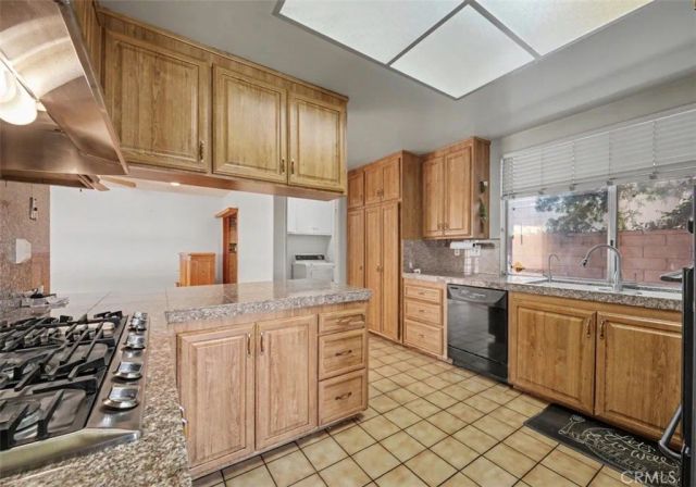 6772 Julie, West Hills, CA 91307