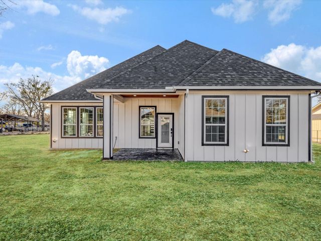 123 Cedar Bend Drive, Trinidad, TX 75163