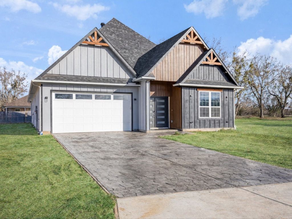 123 Cedar Bend Drive, Trinidad, TX 75163