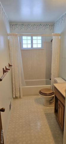 2126 S Karle Avenue, Westland, MI 48186