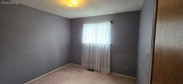 2126 S Karle Avenue, Westland, MI 48186