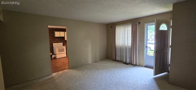 2126 S Karle Avenue, Westland, MI 48186