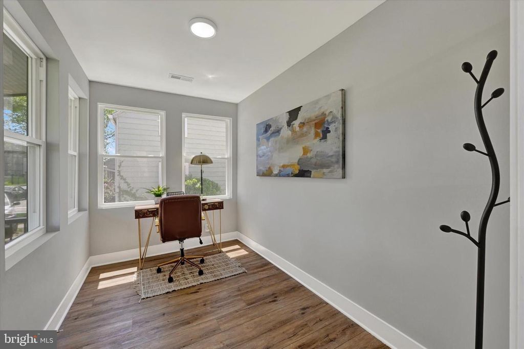 Image 4 of property listing at 732 S BEECHFIELD AVE, Baltimore, MD 21229