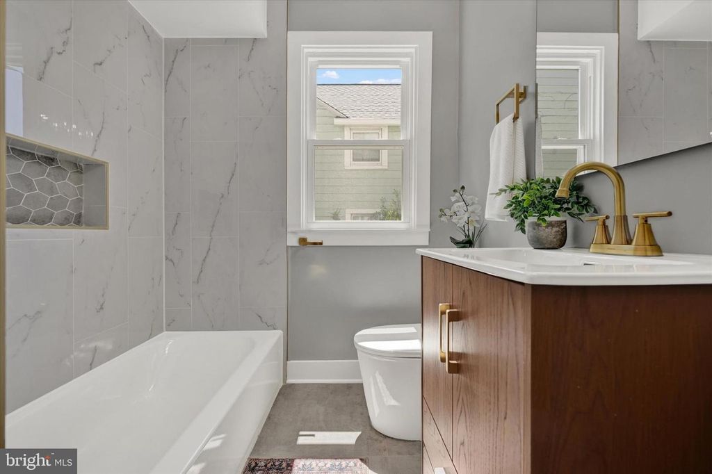 Image 9 of property listing at 732 S BEECHFIELD AVE, Baltimore, MD 21229
