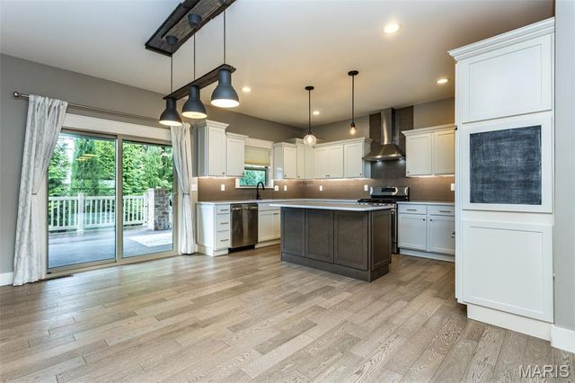 3841 Ember Court, Edwardsville, IL 62025