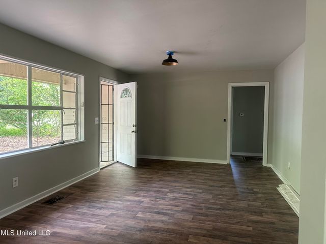 3251 Corey Drive, Jackson, MS 39212
