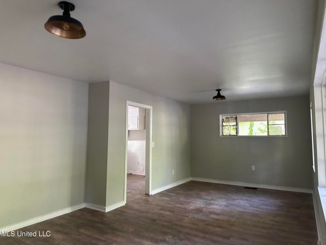 3251 Corey Drive, Jackson, MS 39212