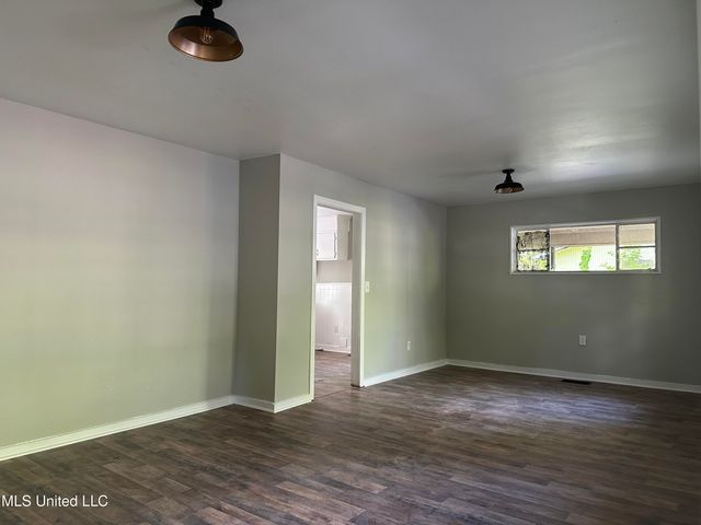 3251 Corey Drive, Jackson, MS 39212