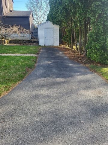 11 Walnut Hill Rd 1, Newton, MA 02459