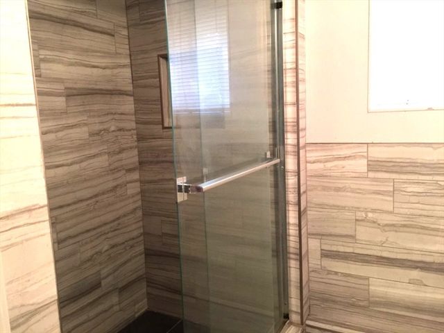 11 Walnut Hill Rd 1, Newton, MA 02459